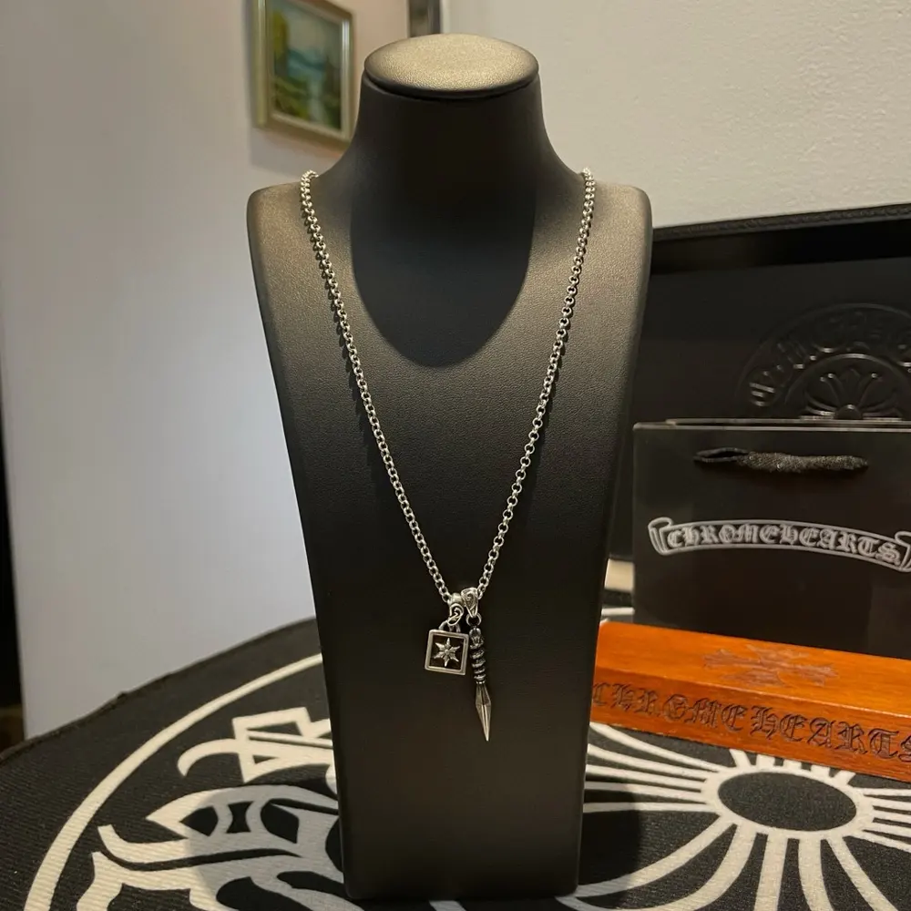 Chrome Hearts Classic Vintage Necklace Five-Star Flower Pendant