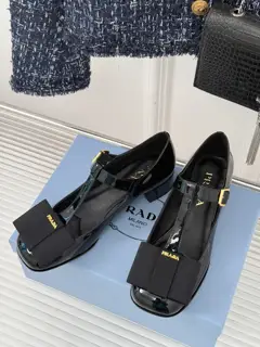 Prada classic T-strap bow round-toe Mary Jane shoes