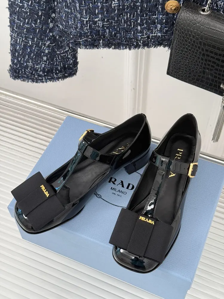 Prada classic T-strap bow round-toe Mary Jane shoes
