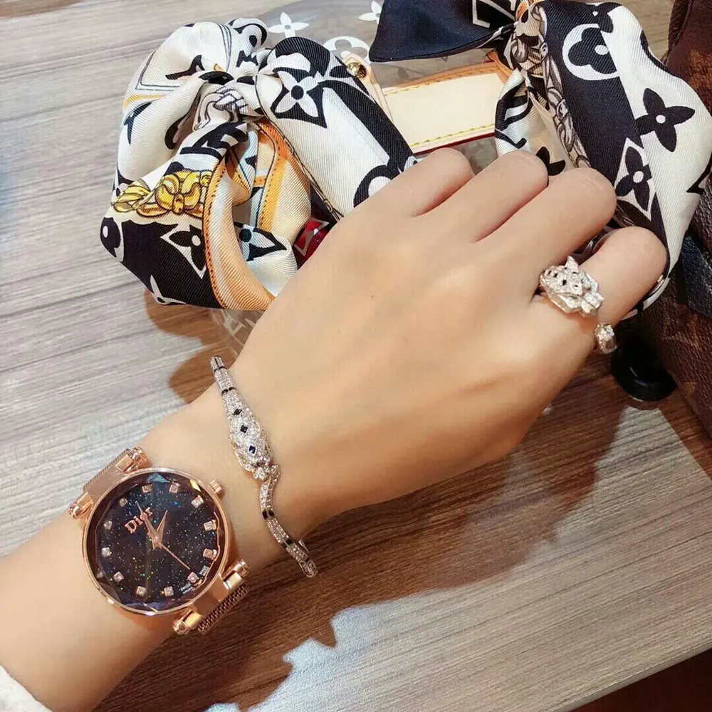 Cartier diamond spotted leopard round bracelet