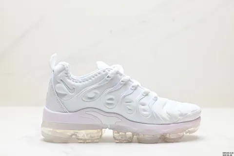 Nike Air Max Plus is the representative of Nike’s alternative shoes. TN It was born in 1996 924453-006