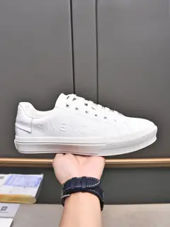 Givenchy low-top sneakers