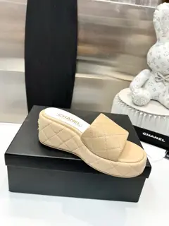 CHANEL summer new thick-soled diamond slippers~very yyds on the feet