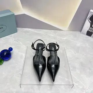 Prada’s latest spring and summer catwalk hot-selling sandal series