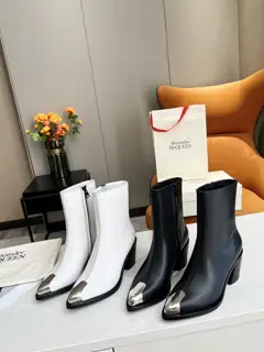 Women’s shoes