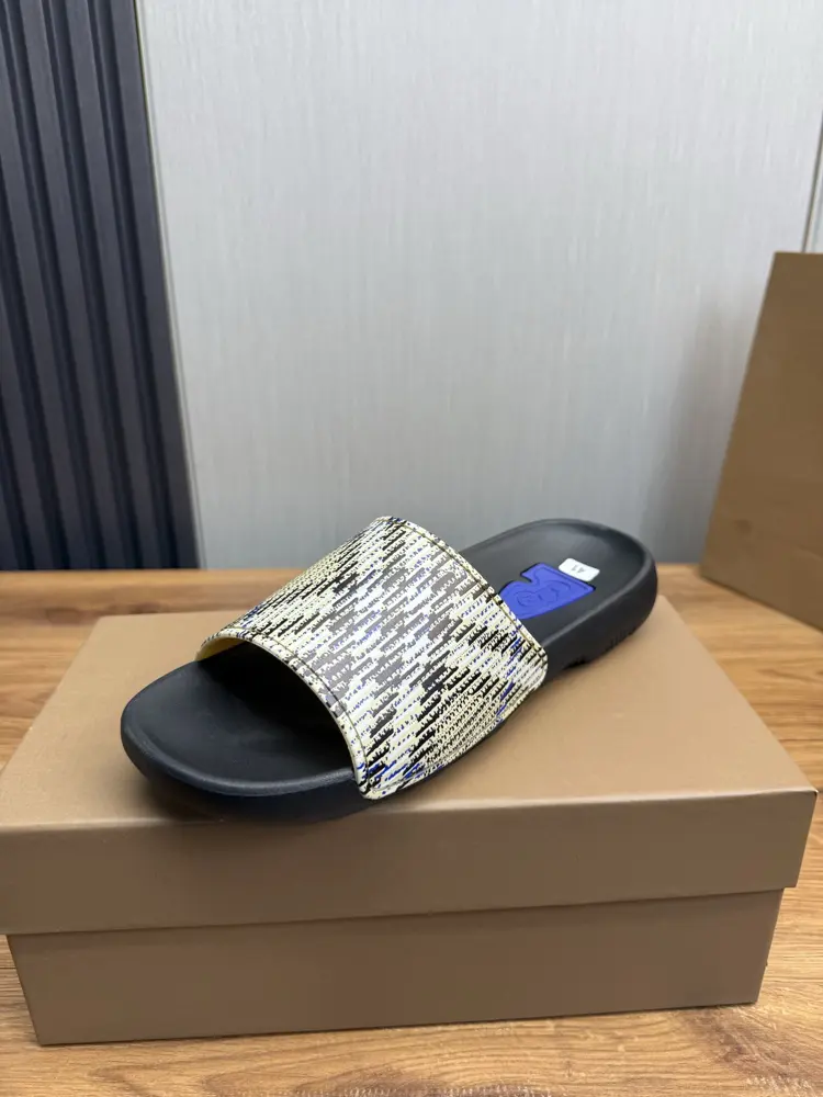 BURBERRY Slippers Original Material