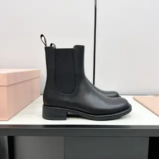 Miumiu latest autumn and winter boots