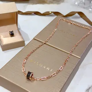 Bvlgari DIVAS’ DREAM series is in perfect condition and has invincible details. The unique