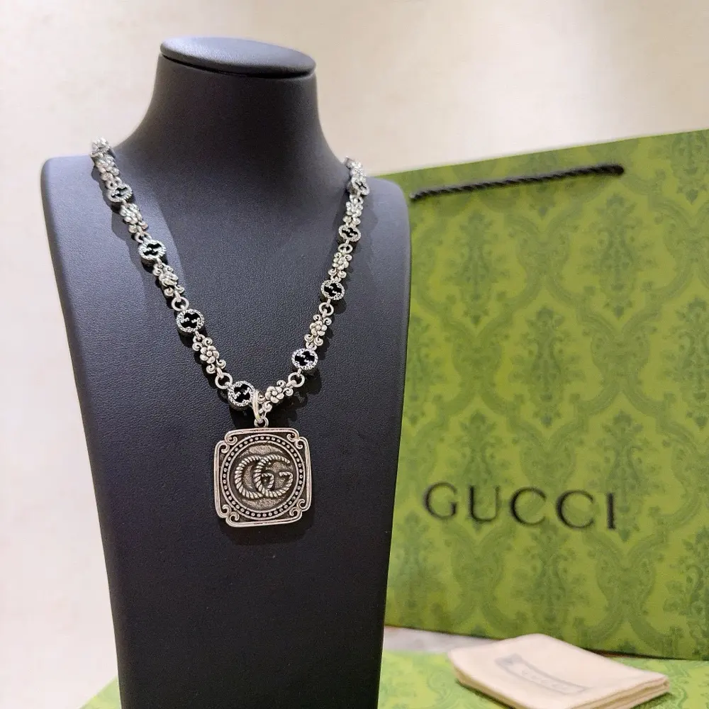 Gucci The latest Gucci necklace with a higher grade chain