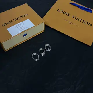 Louis Vuitton new ring set