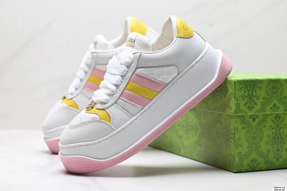 Gucci leather low-top round-toe lace-up fashion sneakers 570442