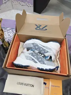 Louis Vuitton Factory Price: 381 Top Version Shoes