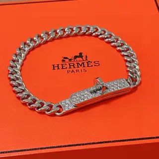 Hermes bracelet inlaid with AAA high carbon stones