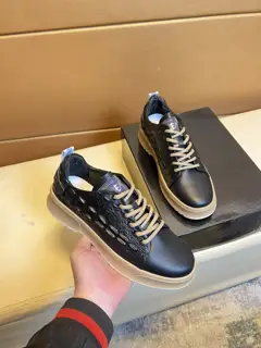 Gucci sneakers. Counter purchase Casual Original leather imported from Italy
