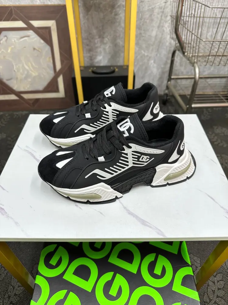 Dolce & Gabbana sports casual shoes are fashionable and versatile