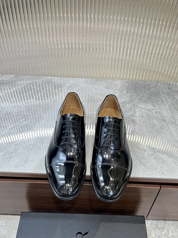 Dior Timeless loafers embody classic elegance. Elegant appearance with slender silhouette