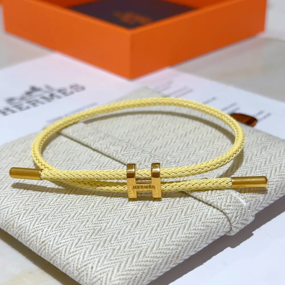 Hermès bracelet is a real test of the craftsmanship of the craftsman. To ensure that the