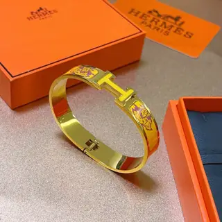 Hermès bracelet Enamel craftsmanship is really challenging. To ensure the color is handmade