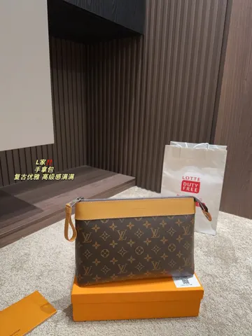 Louis Vuitton Clutch