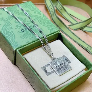 Gucci’s latest necklace