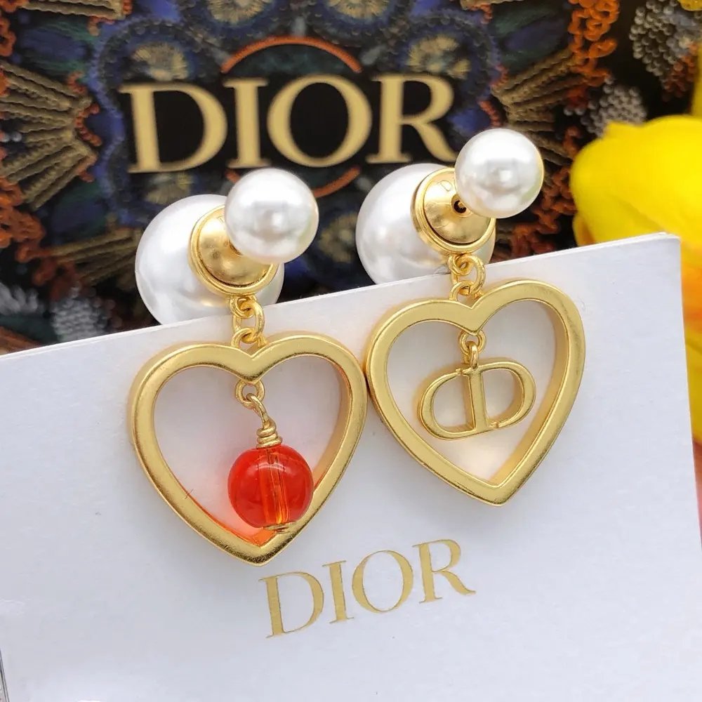 Dior new white resin pearl heart earrings