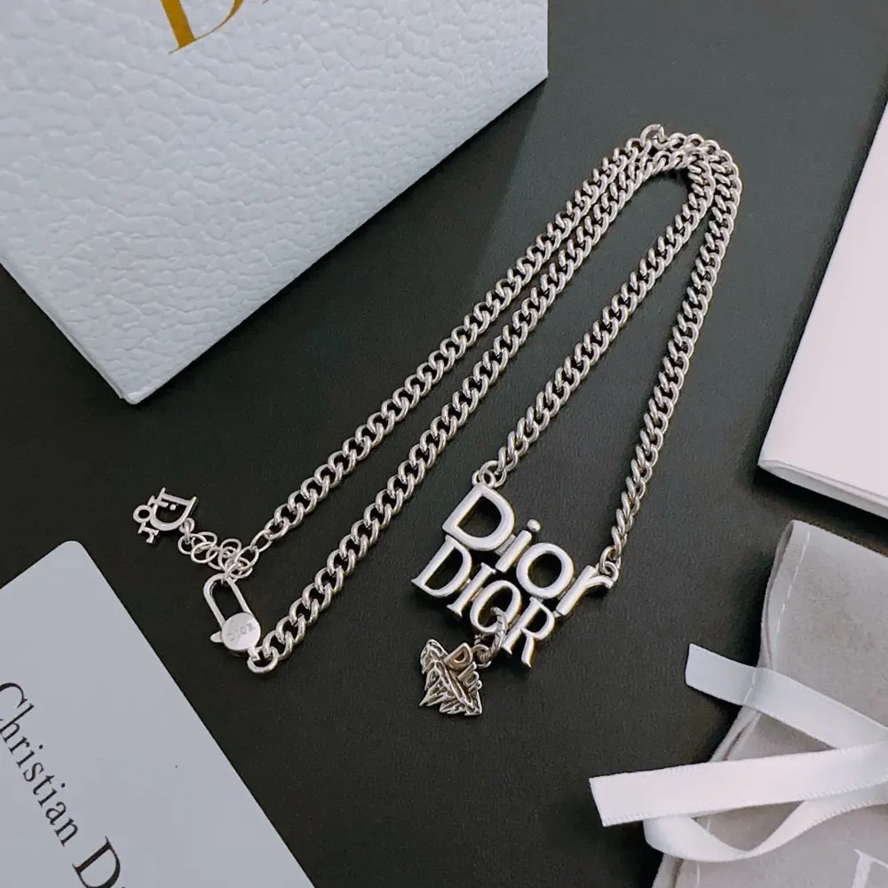 DIOR New Dior necklace Original goods New counter model