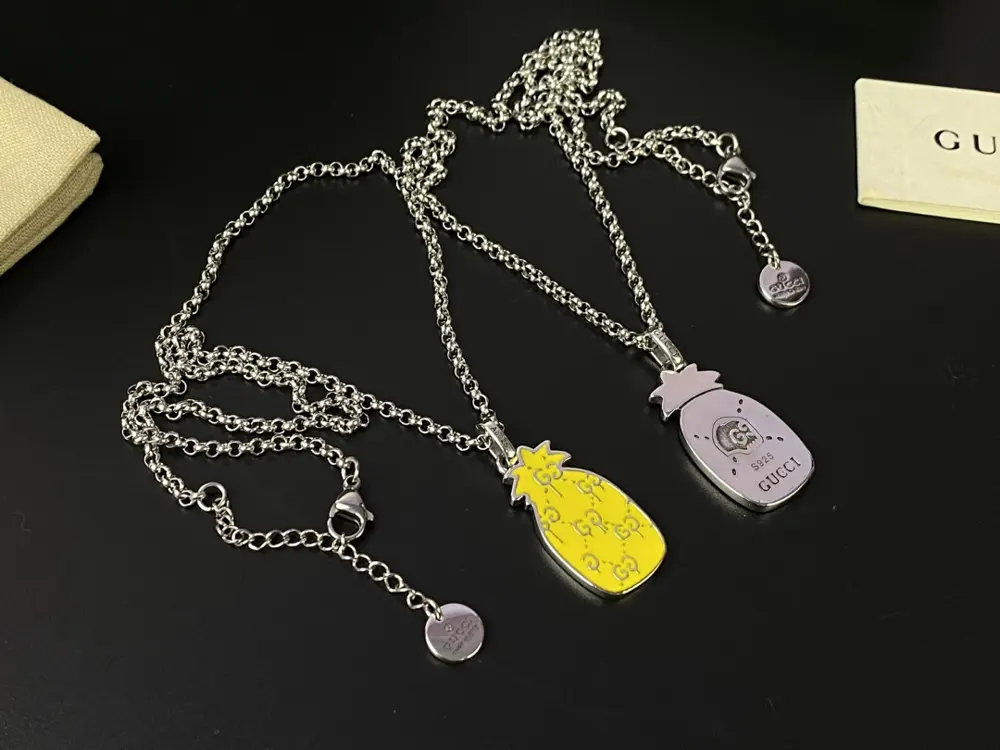 GUCCI skull yellow pineapple necklace Gucci’s necklaces are really beautiful. They can be