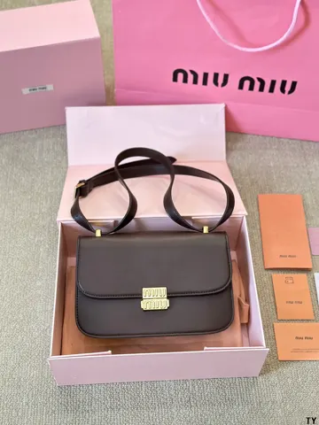 MiuMiu Hobo