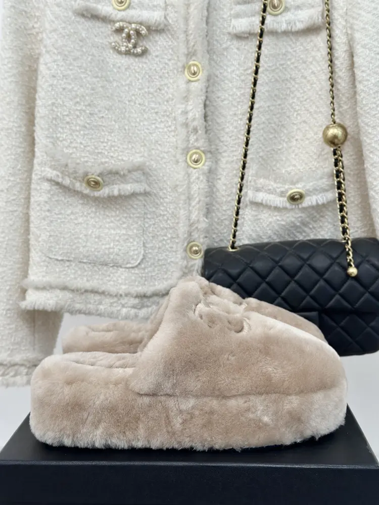 Chanel|Chance classic big double C furry half slippers