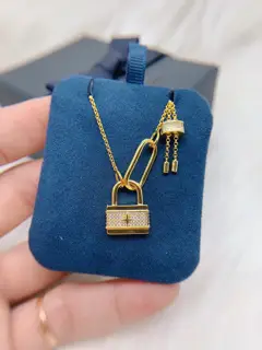 Apm monaco shooting star lock pendant necklace