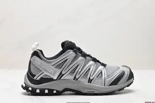 Salomon XA PRO 3D SUEDE Salomon outdoor cross-country running shoes. The upper adopts 474781-28