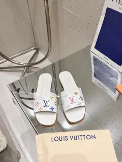 Louis Vuitton slippers