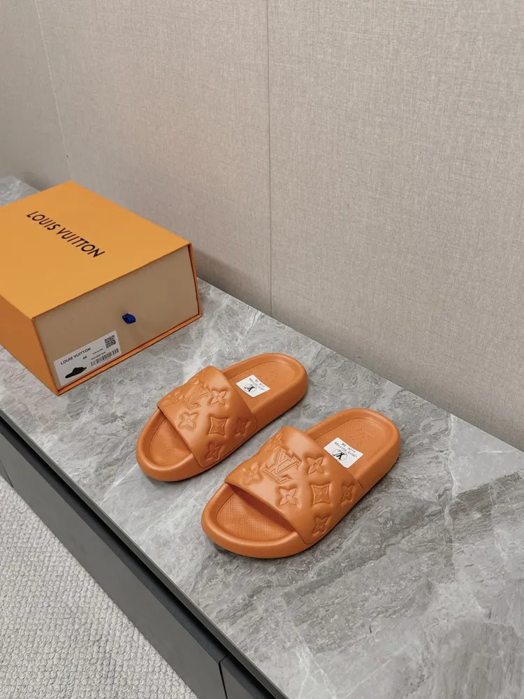 Louis Vuitton Early Spring New Embossed LOGO Couple Slippers Candy Color Series