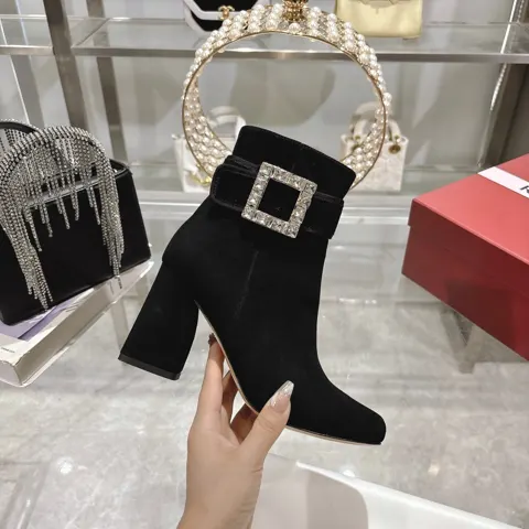 Roger Vivier’s new high-heeled bare boots are here. They are really here. The RV classic