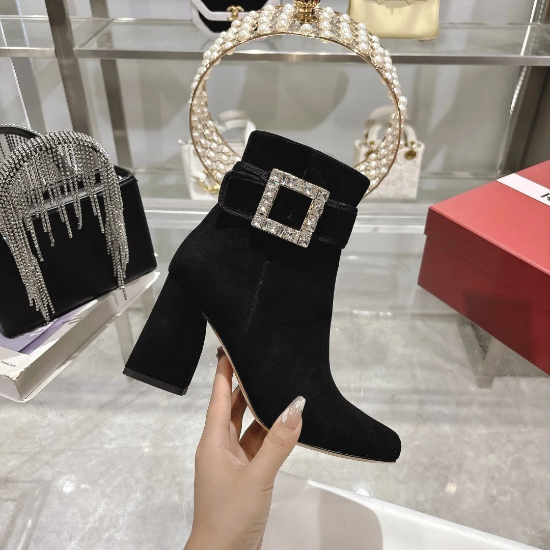 Roger Vivier’s new high-heeled bare boots are here. They are really here. The RV classic