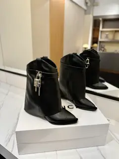 Givenchy high-heeled embroidered boots