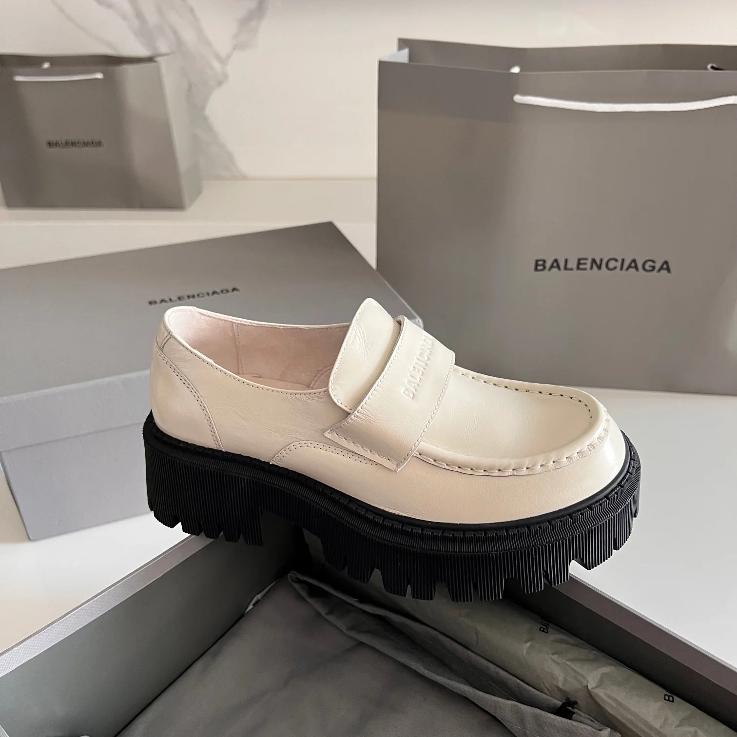 Balenciaga TRACTOR big head derby loafers
