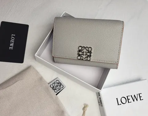 Loewe Wallet