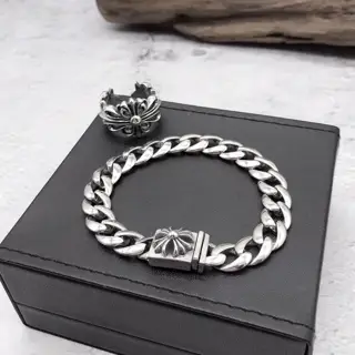 Chrome Hearts Crusader Flower Ring