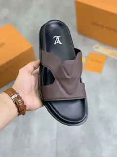 Louis Vuitton men’s slippers