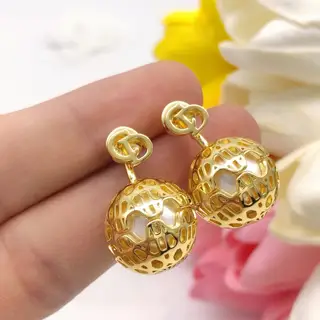 DIOR Hollow Net Ball Pearl Earrings Premium Version Details determine quality This design