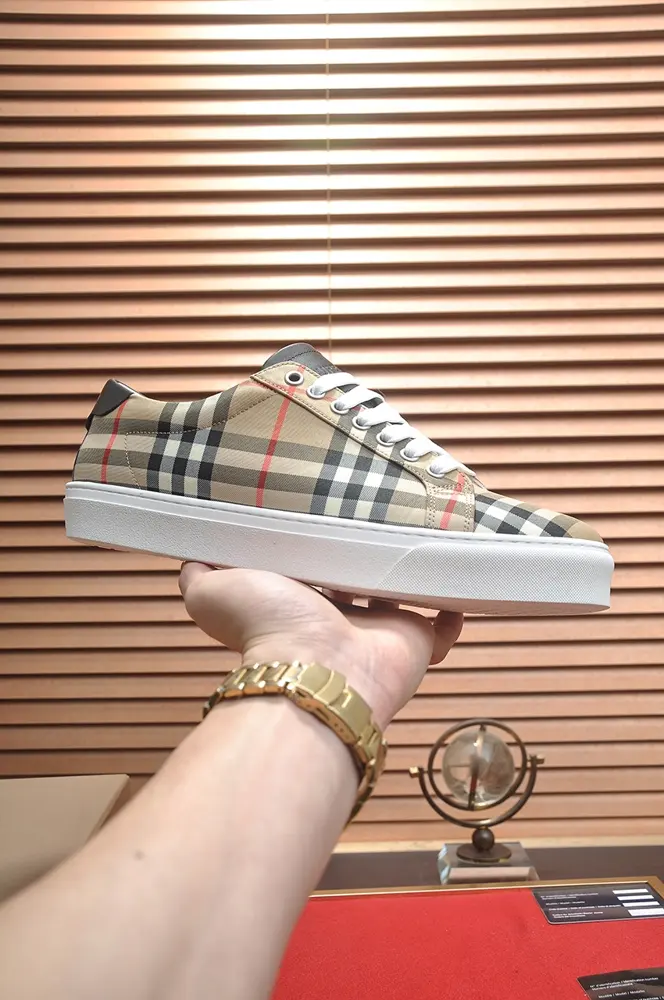 Burberry classic low-top sneakers | Imported cowhide with classic checkered fabric |