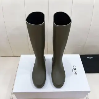 Women’s clothing and shoes