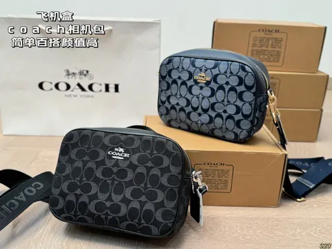 COACH Tote