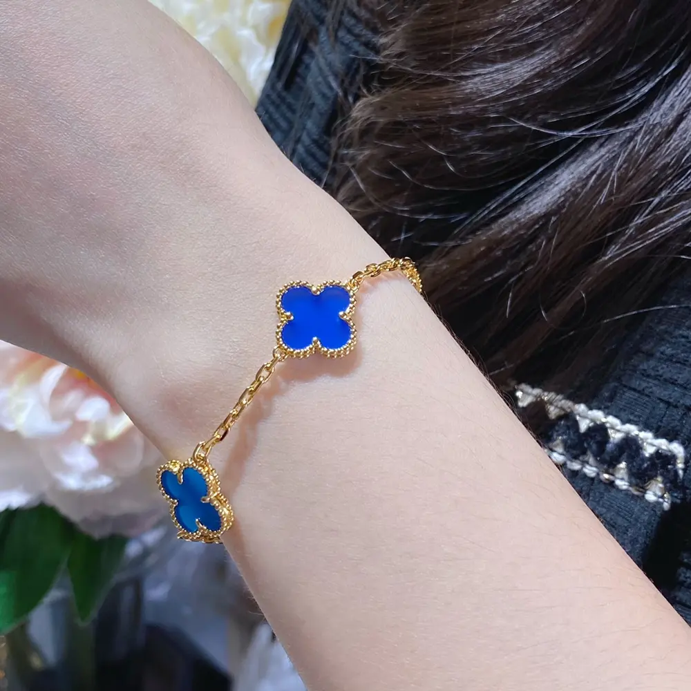 Van Cleef & Arpels High-end Blue Agate Five-flower Clover Bracelet