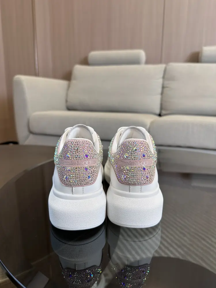 Alexander McQueen classic popular star all-match white shoes