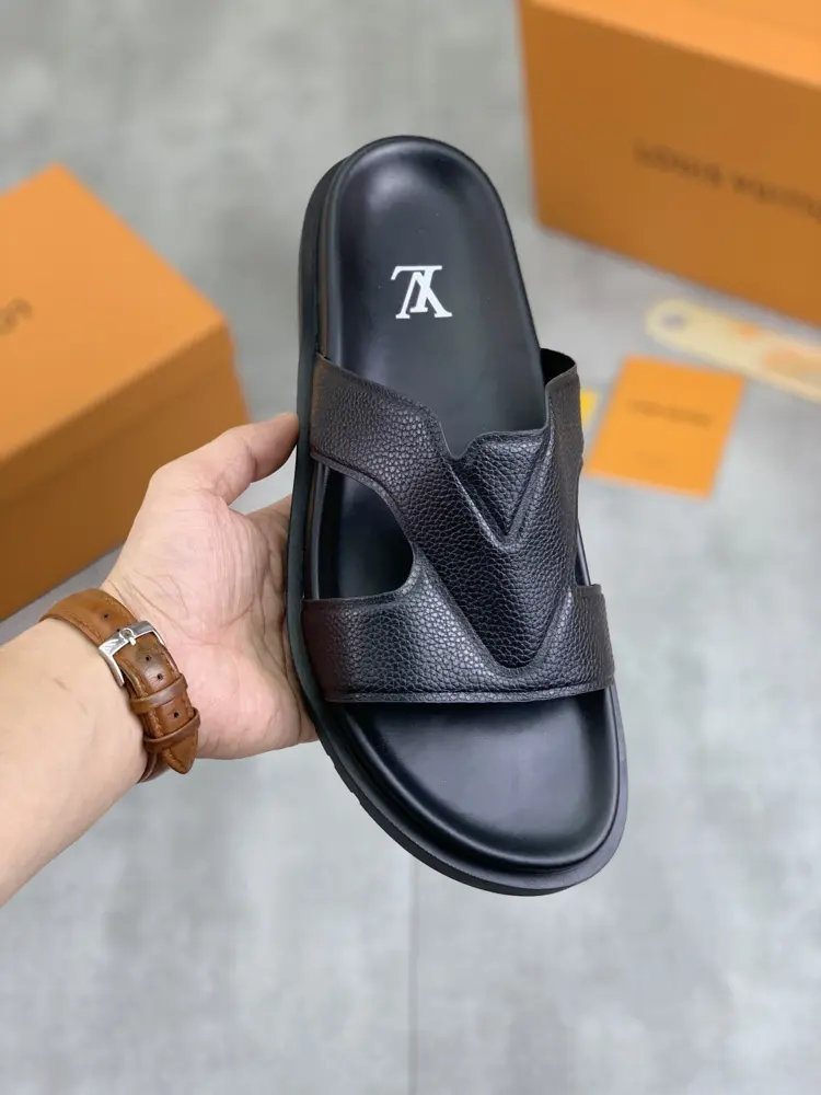 Louis Vuitton men’s slippers