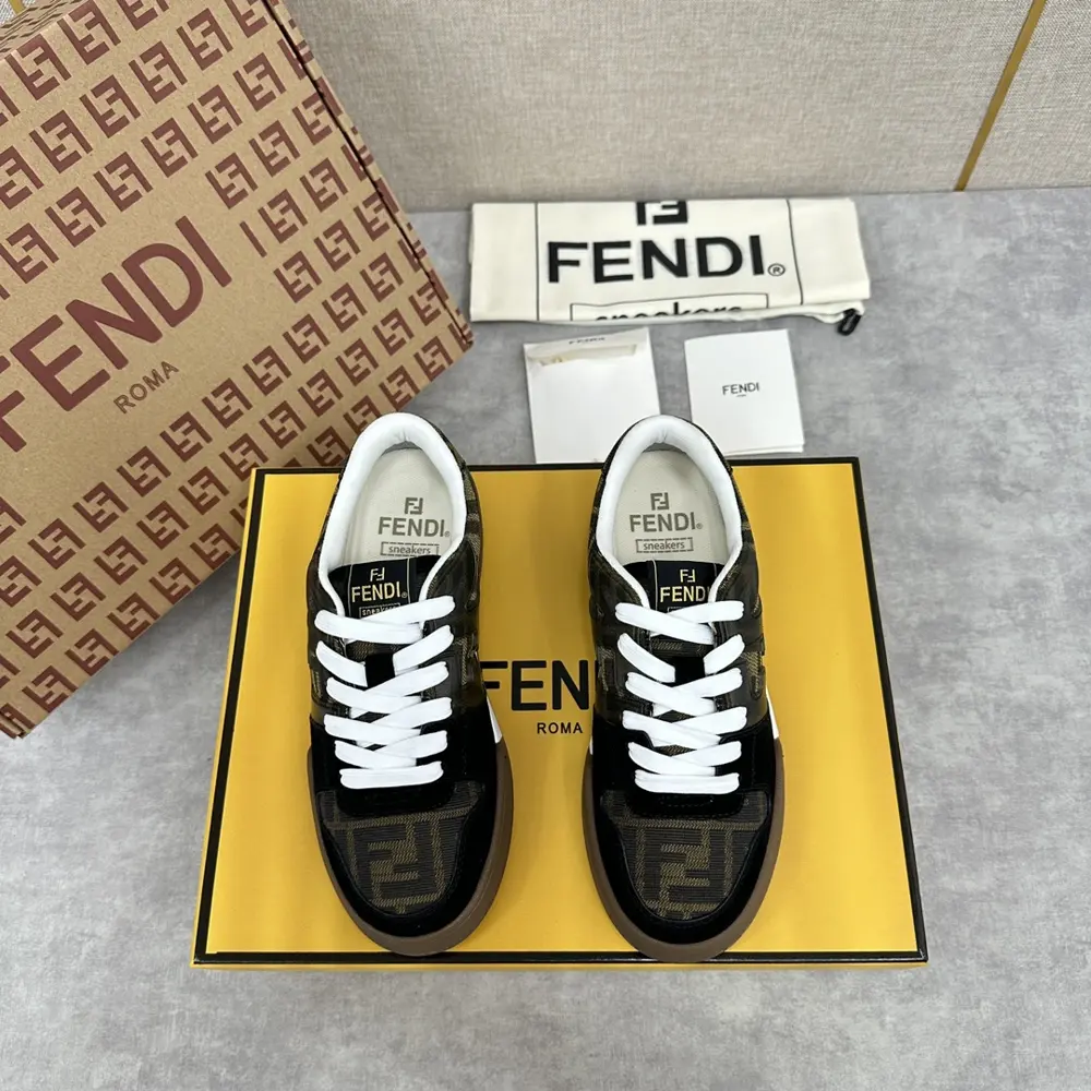 Fendi Retro Contrast Color Sneakers Fend* Match compact design sneakers with retro label on