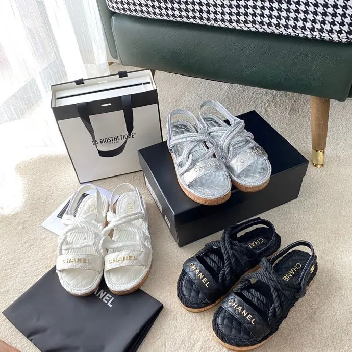Chanel sandals are the best on the market. This is the first time I have seen shoes that