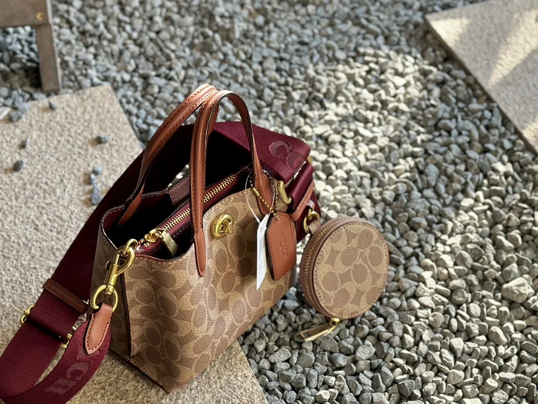 COACH Tote